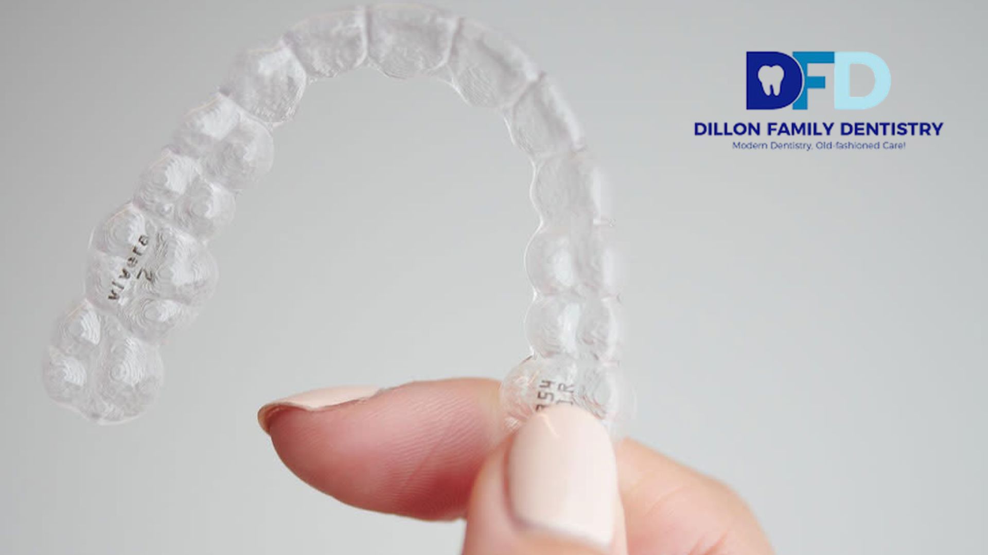 Read more about the article What Happens If I Stop Wearing My Invisalign Retainer After Treatment in Bryn Mawr?