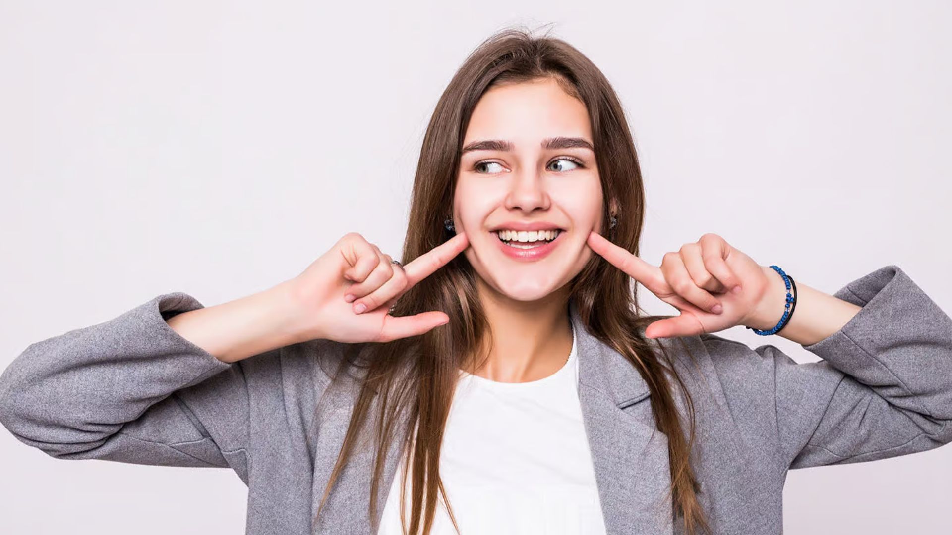 Read more about the article 10 Common Invisalign Mistakes That Can Delay or Ruin Your Results
